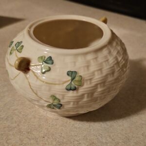 Belleek  Ireland Elegant Ceramic Sugar Bowl Vase with Shamrock